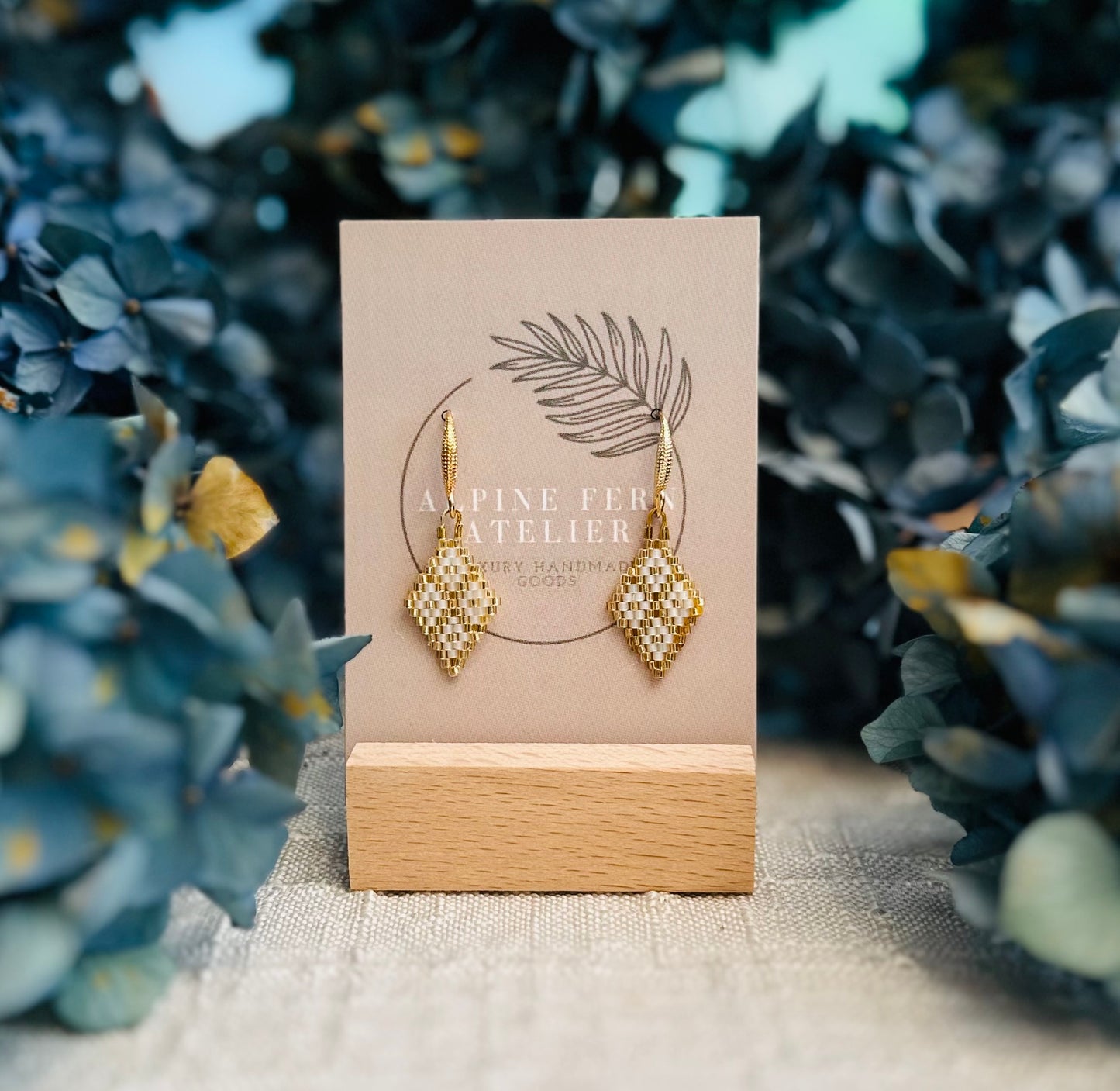 Tile Earrings White and Gold